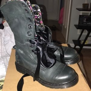 Dr. Marten Boots